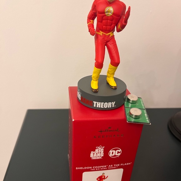 Sheldon Cooper as the flash ornament. New - Picture 3 of 4